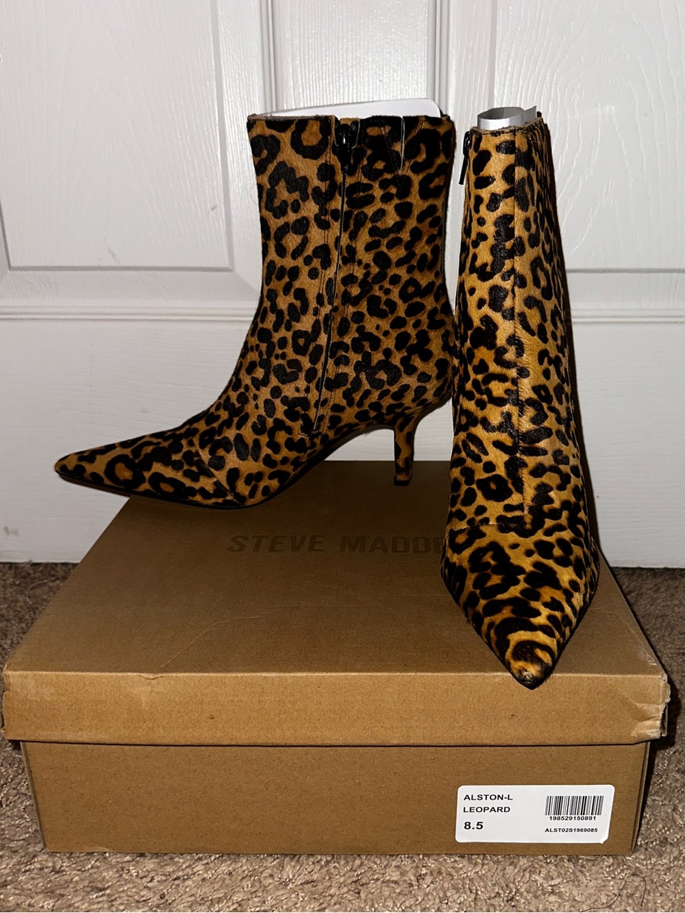Steve Madden ‘Alston’ Bootie Leopard Ponyhair Fur Boots Low Heel 8.5 NIB - Picture 6 of 14